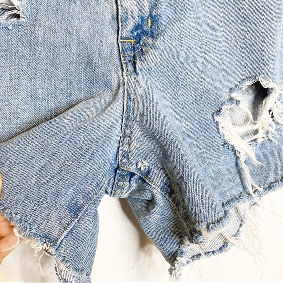 BDG | Mom High Rise Jean Shorts w/ Mild Distressing and Raw Hem Sz. 24 - Picture 5 of 9